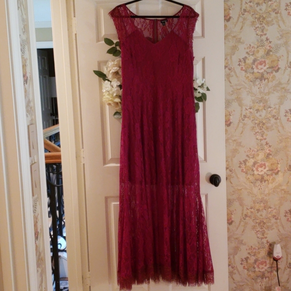 Torrid cranberry red long gorgeous lace dress - Picture 5 of 5